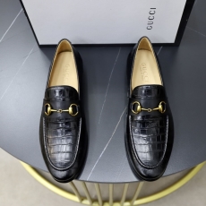 Gucci Leather Shoes